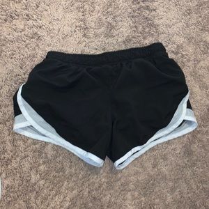 Black old navy shorts Youth 10-12 lightly used